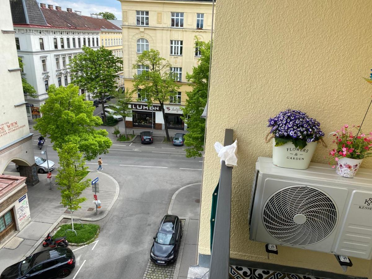 Apartment Royal Delux-free Garage,balcon,near Schoenbrunn Wien